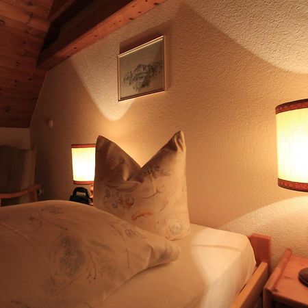 Hotel Schweizerhof Sta Maria Santa Maria Val Muestair Zimmer foto